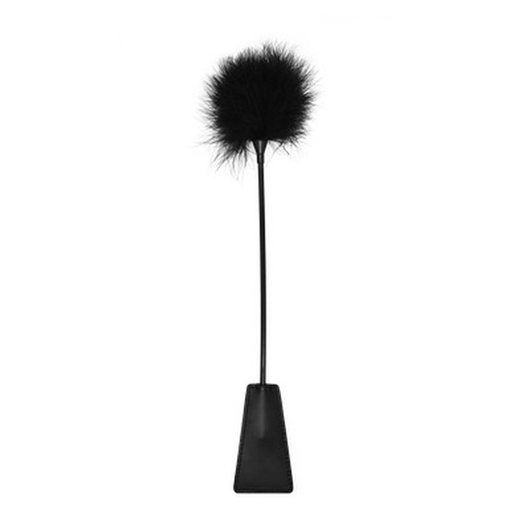 ESPANADOR DE PLUMAS COM CHIBATA PRETO OUCH! 1