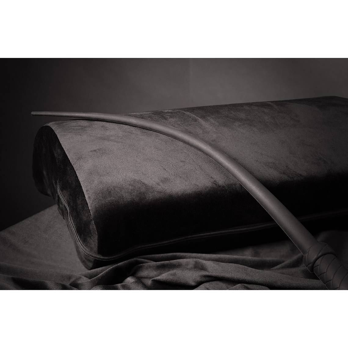 CHICOTE EM SILICONE TAIL WHIP PRETO OUCH!  3