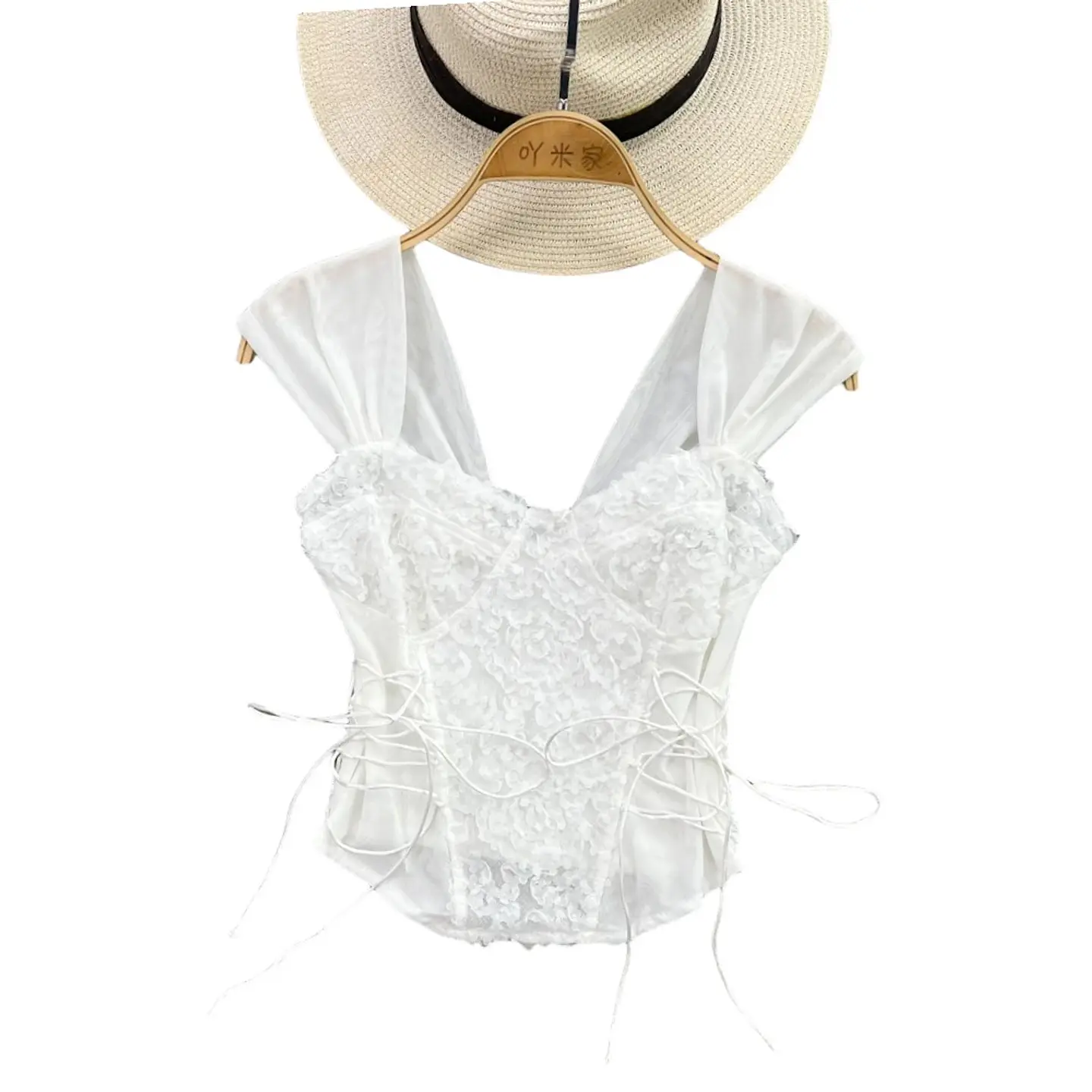 Crop Top De Moda Con Encaje Y Mangas Cortas 3