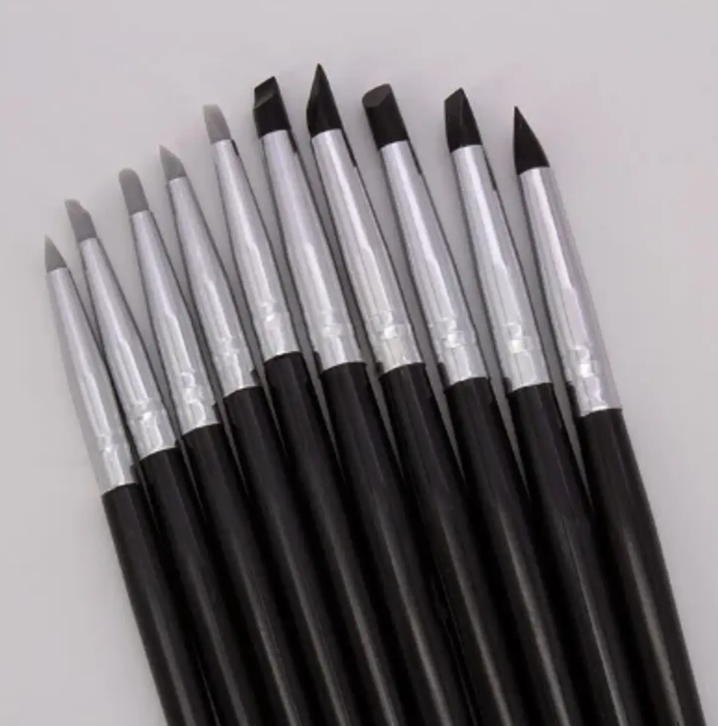 SET PINCELES DE SILICONA PARA RESINA 1