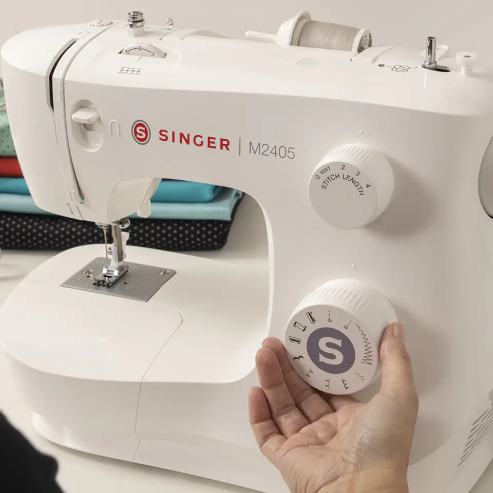 Máquina de coser Singer M2405 4