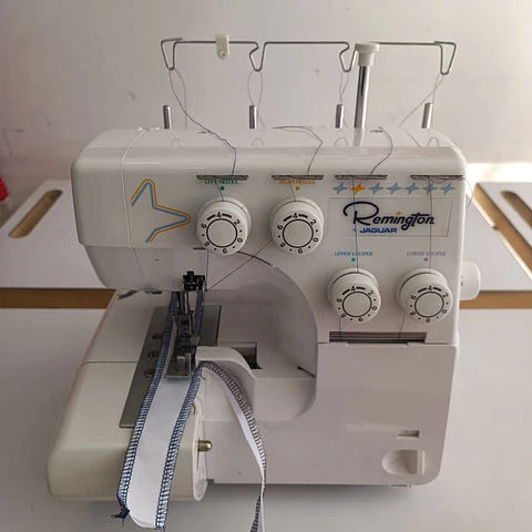 Máquina de coser Overlock Remington SL3340D