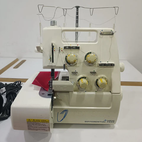 Máquina de coser Overlock Toyota SL1T