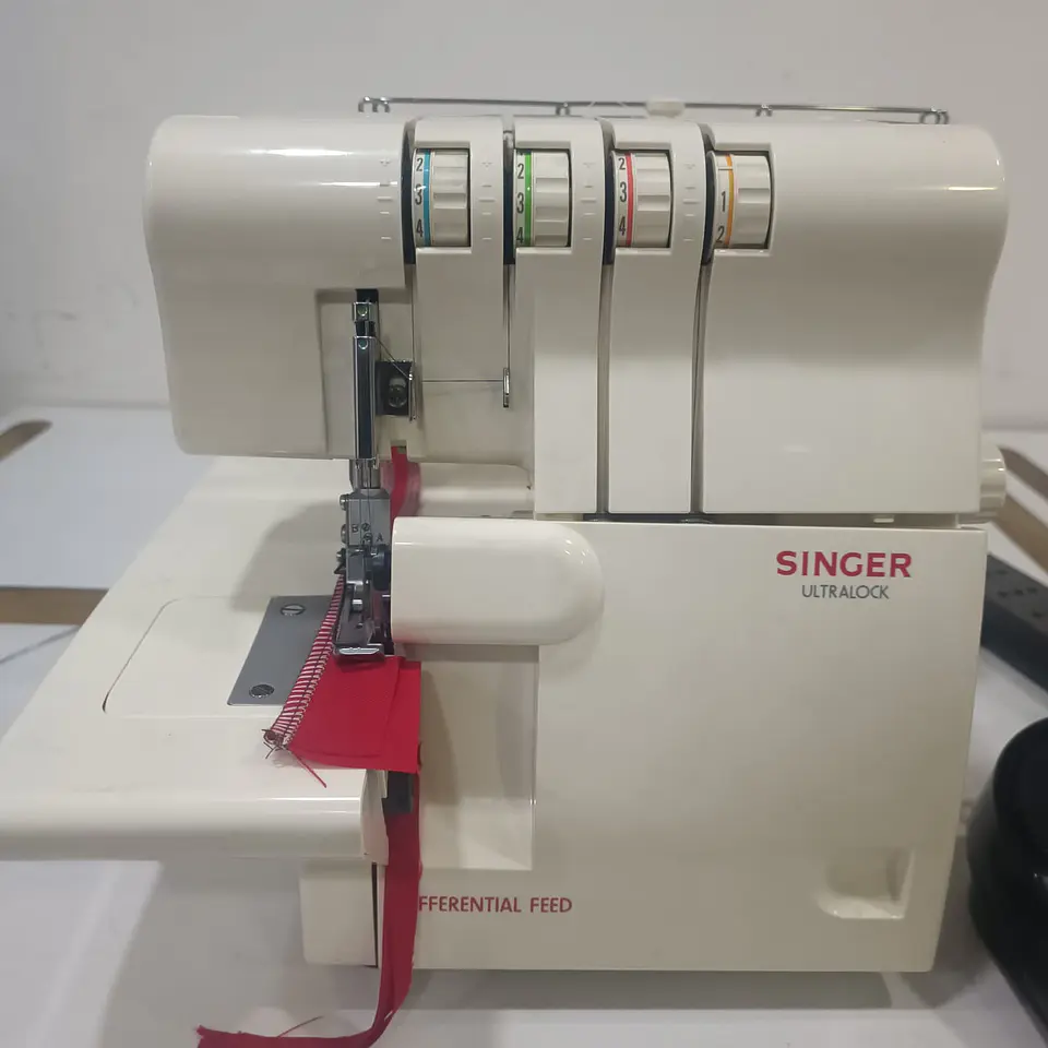 Máquina de coser Overlock Singer 14SH654 1