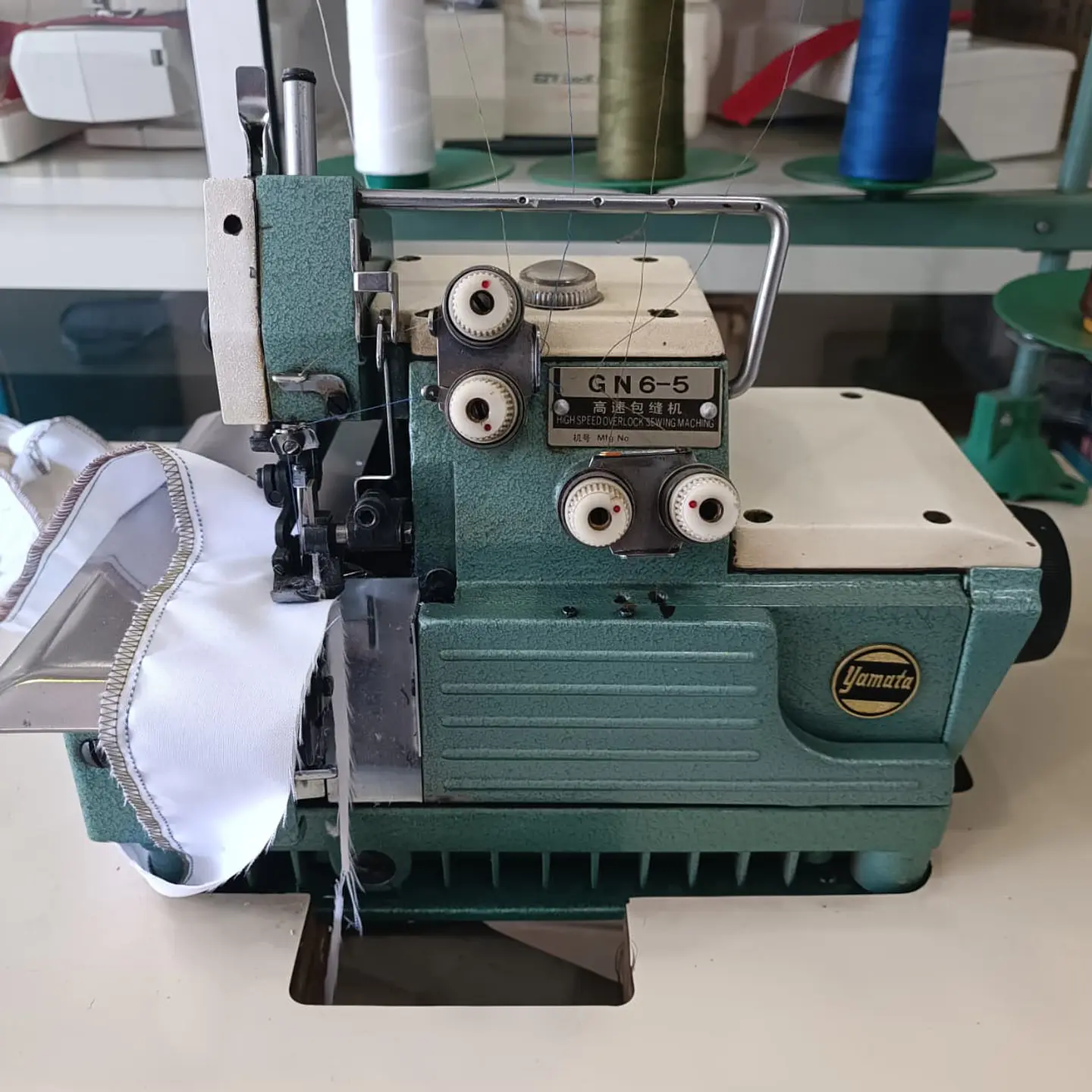 Máquina de coser Overlock Industrial GN6-5 2