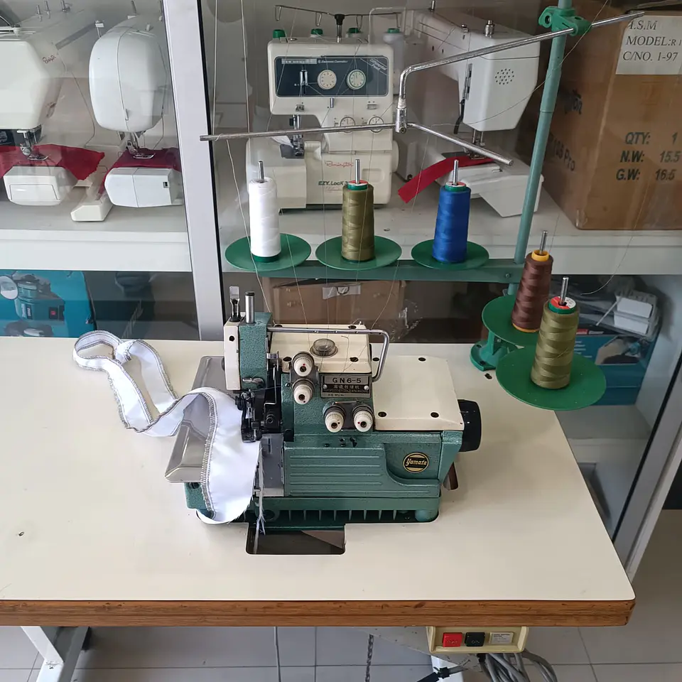 Máquina de coser Overlock Industrial GN6-5 3