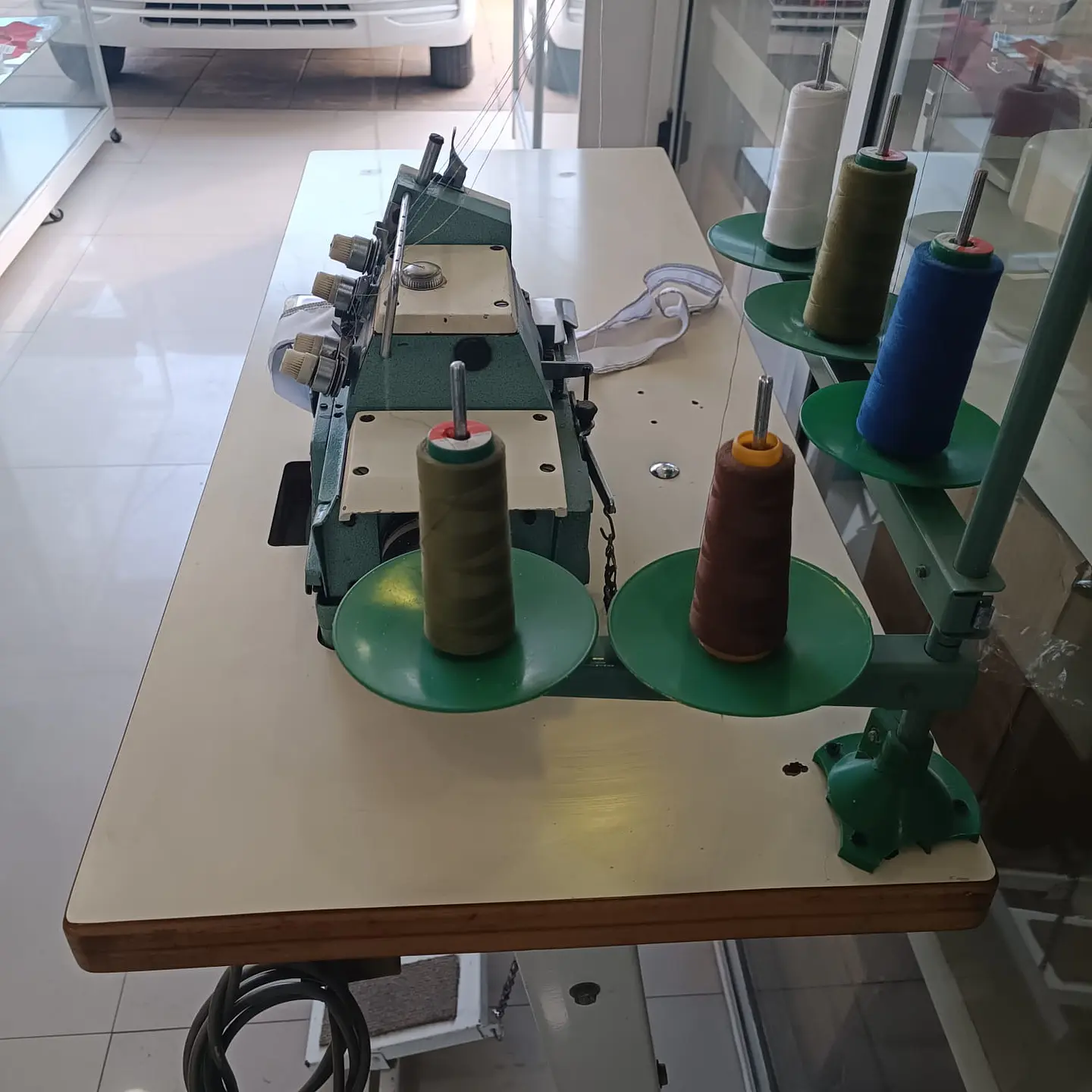 Máquina de coser Overlock Industrial GN6-5 5