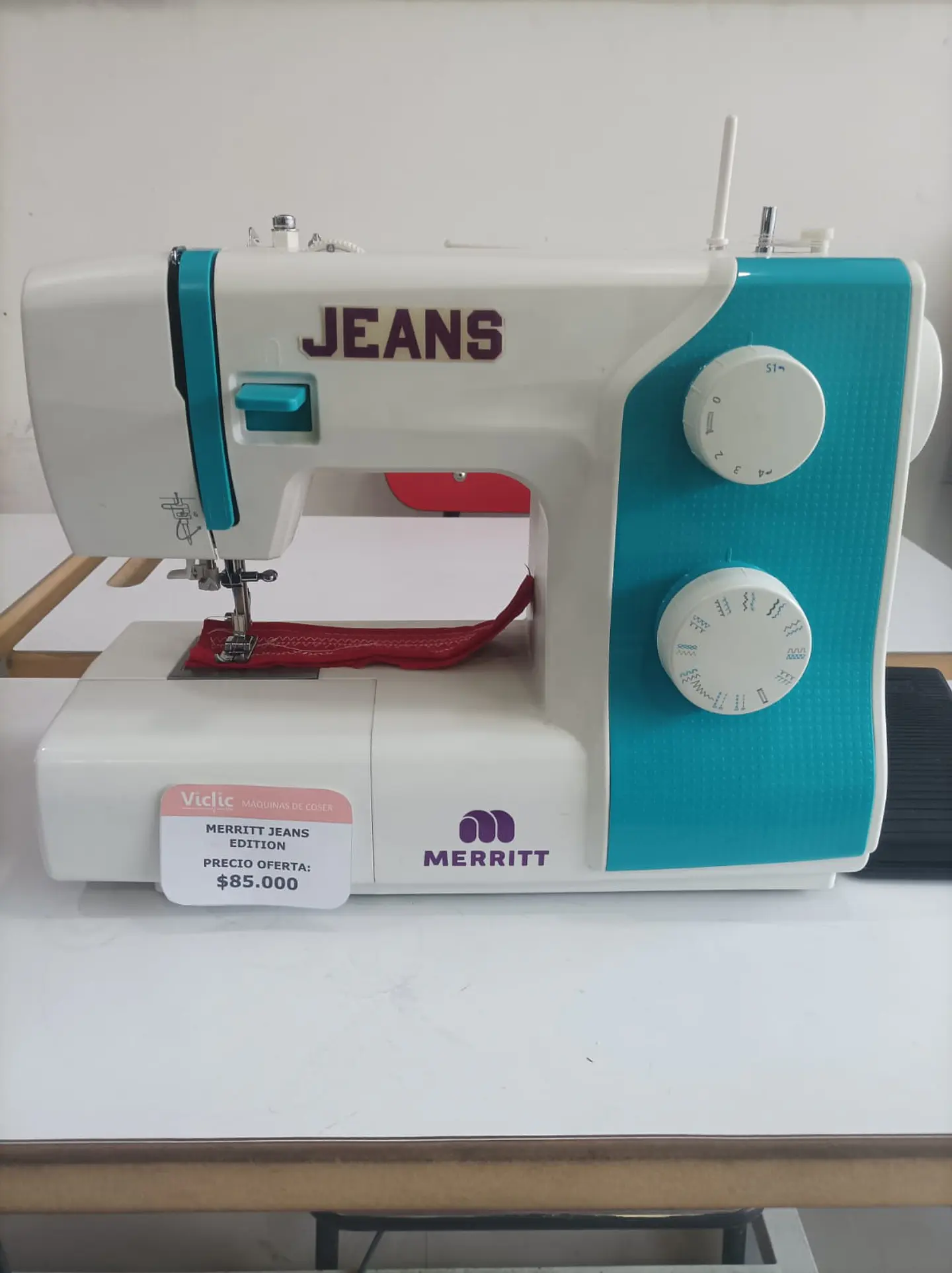 Máquina de coser Merritt Jeans Edition 1