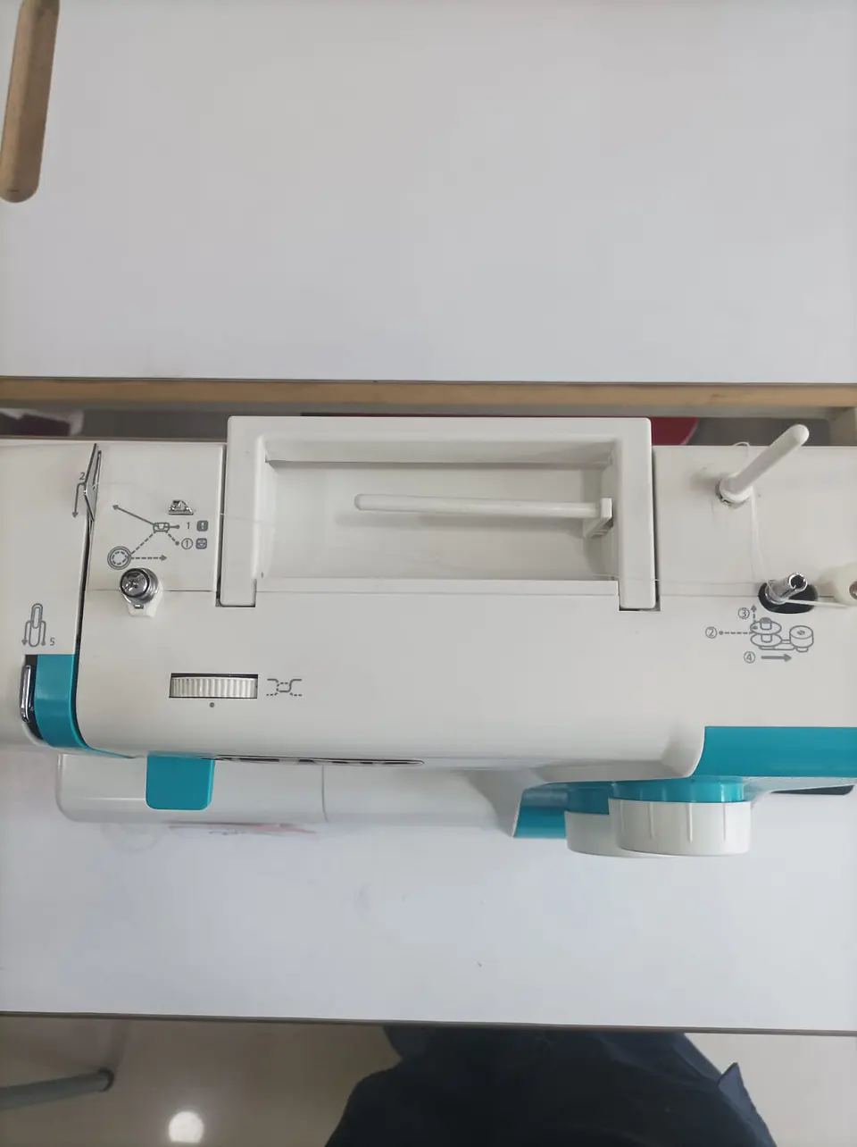 Máquina de coser Merritt Jeans Edition 3