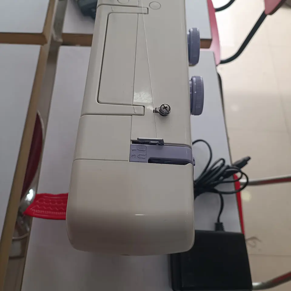 Máquina de coser Janome 1008 2