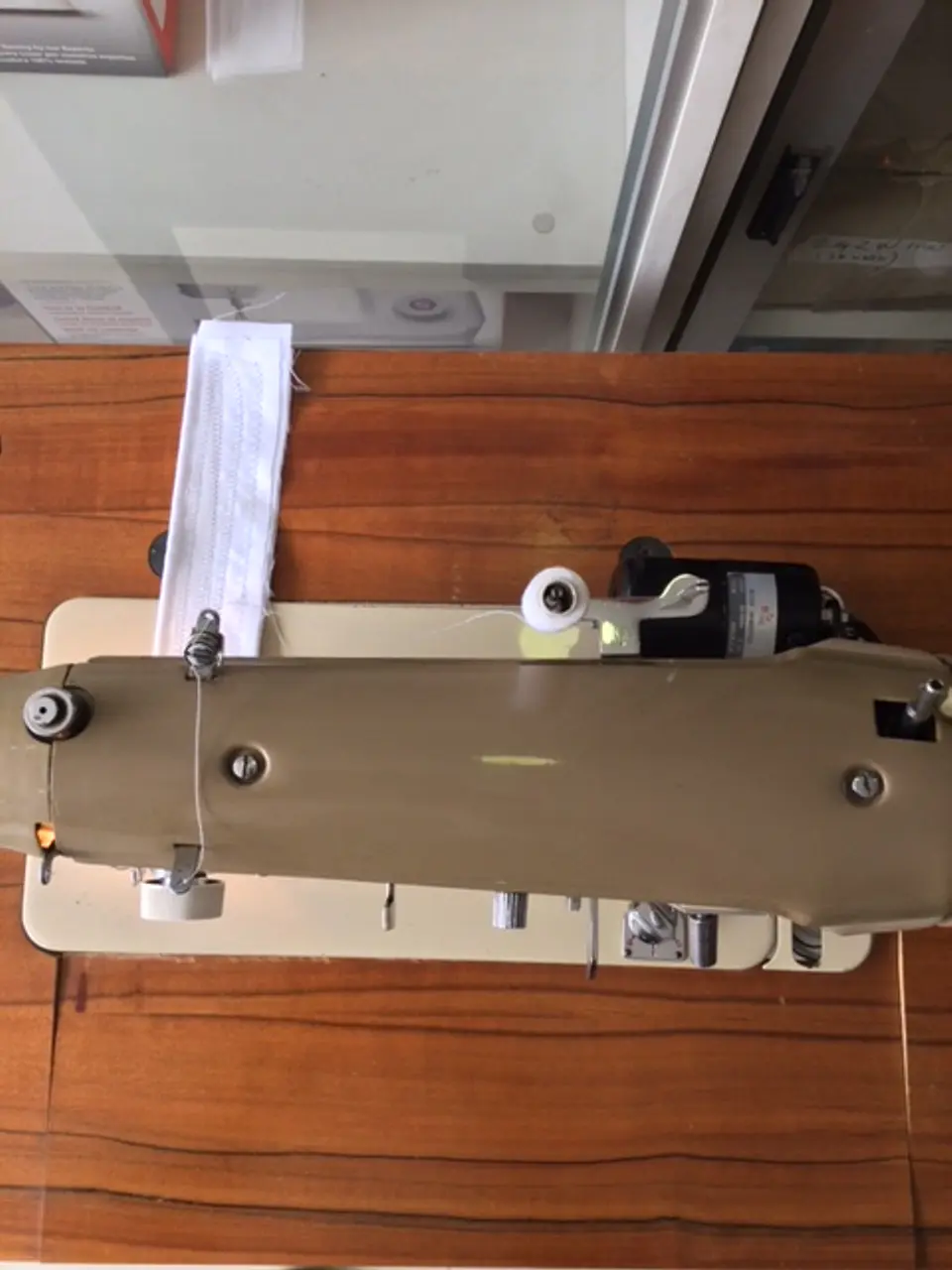 Máquina de coser Remington Recta Zig Zag con mueble 4