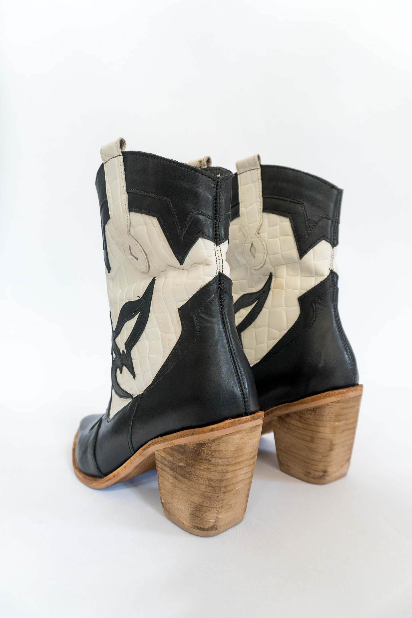 Victoria Blanco y Negro 3