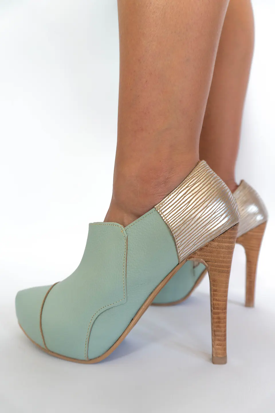 2001 Celeste y Plata 1