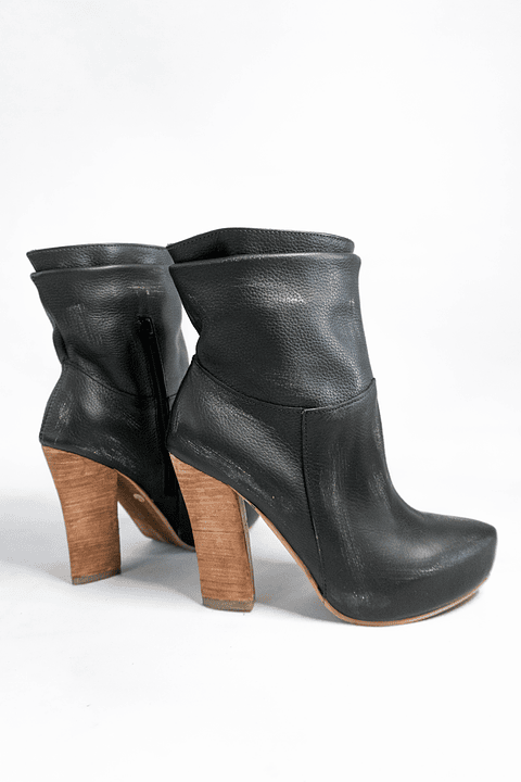 Isabel Negra Raspado