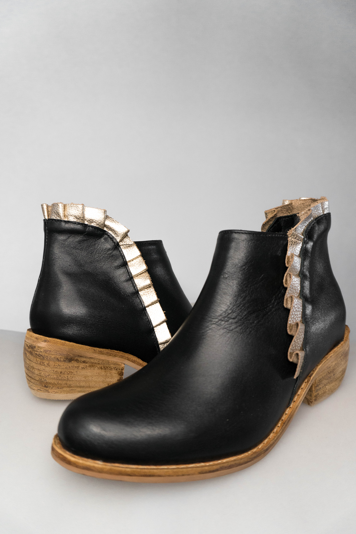 Quito Negro y Dorado  1