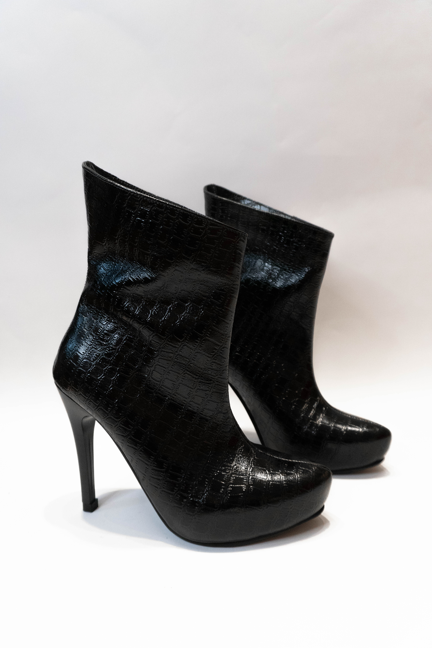 Isis Croco Negro 3