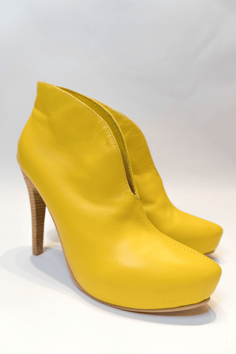 Joyce Amarillas Taco Aguja