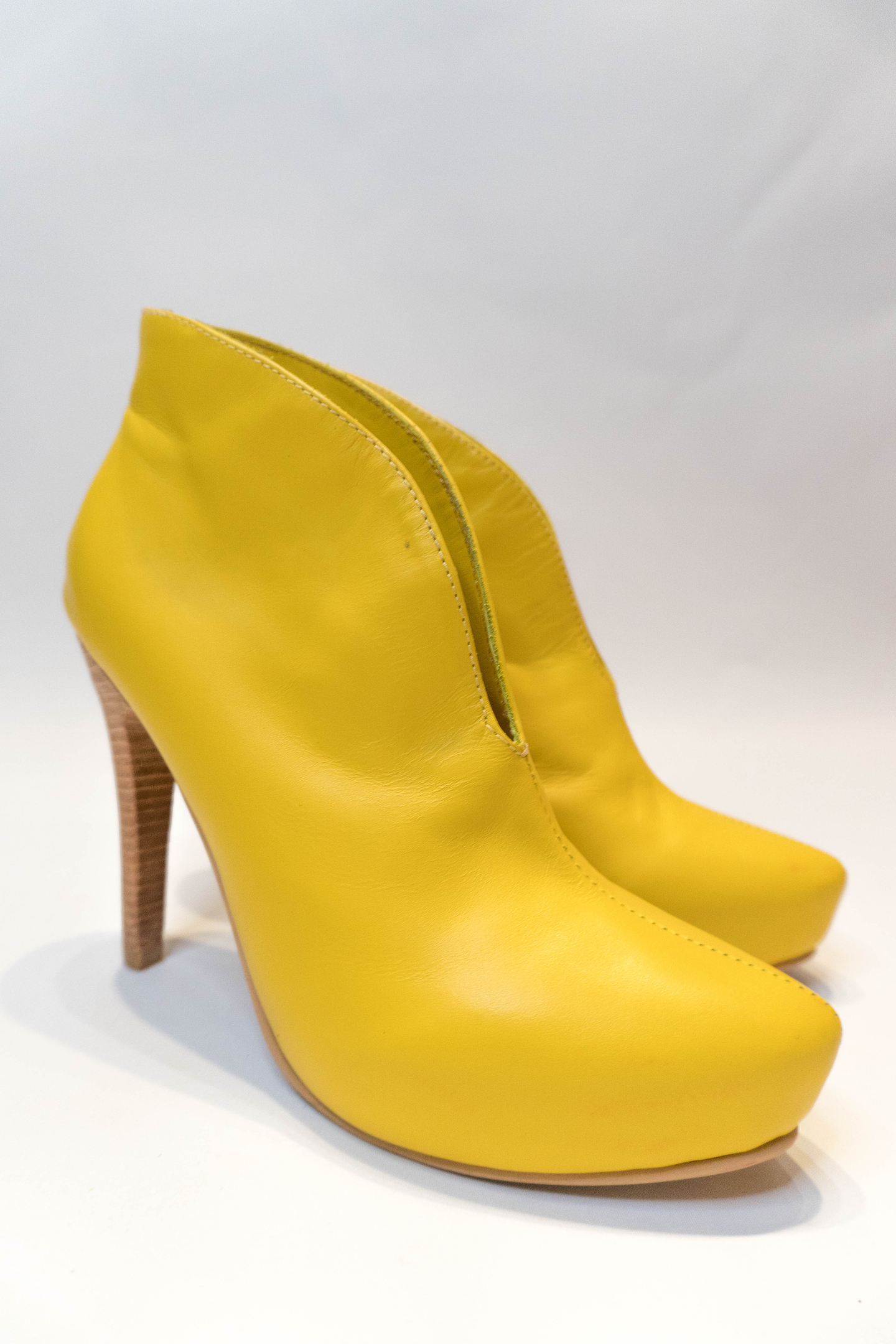 Joyce Amarillas Taco Aguja 2