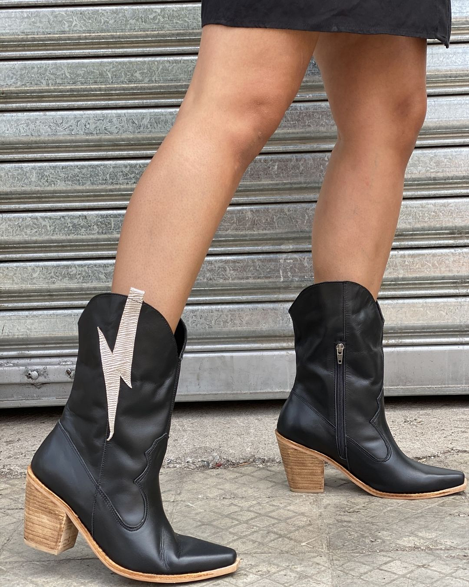 Bota Rayo Negras MIDI 3