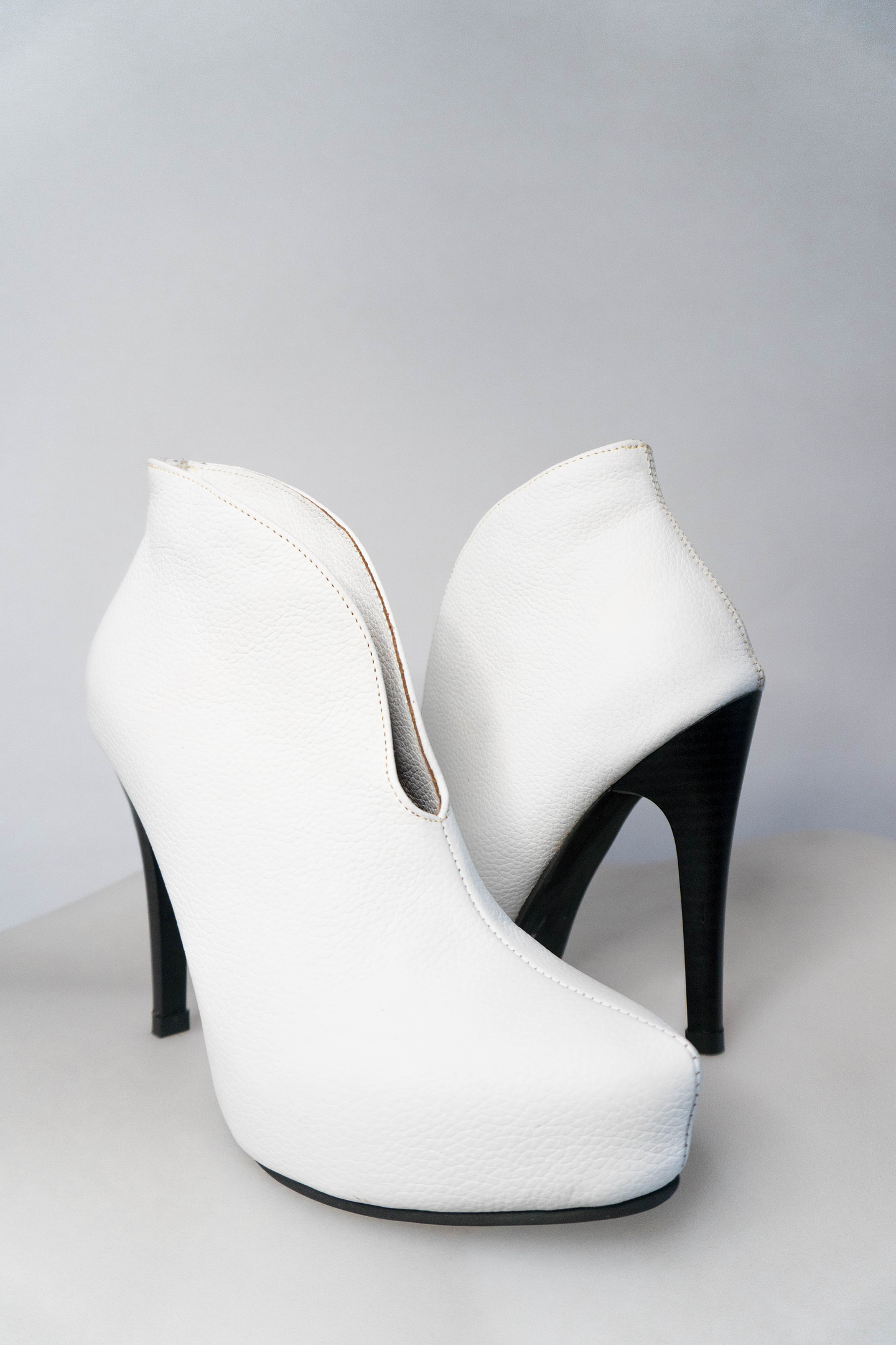 Joyce Blanca Taco Aguja 2