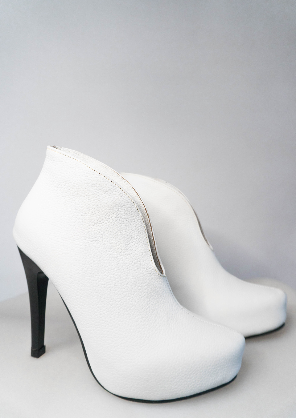 Joyce Blanca Taco Aguja 3