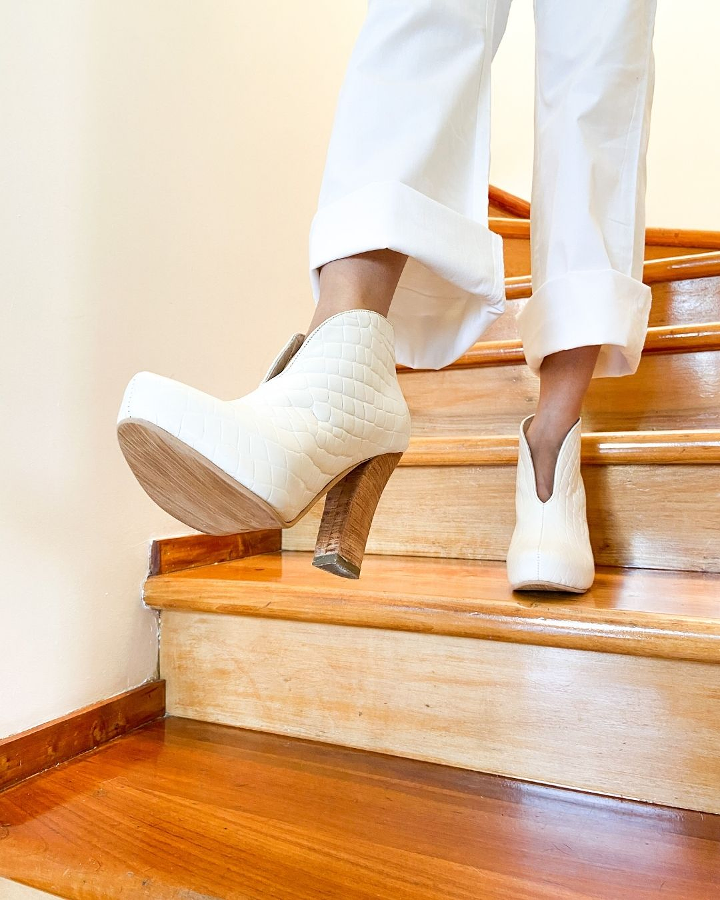 Joyce Blanca Taco Grueso 3