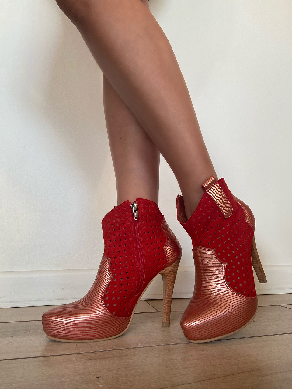 María Rojo con Dorado 1