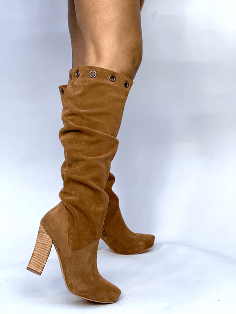 Diana Reno Camel Con Ojetillos