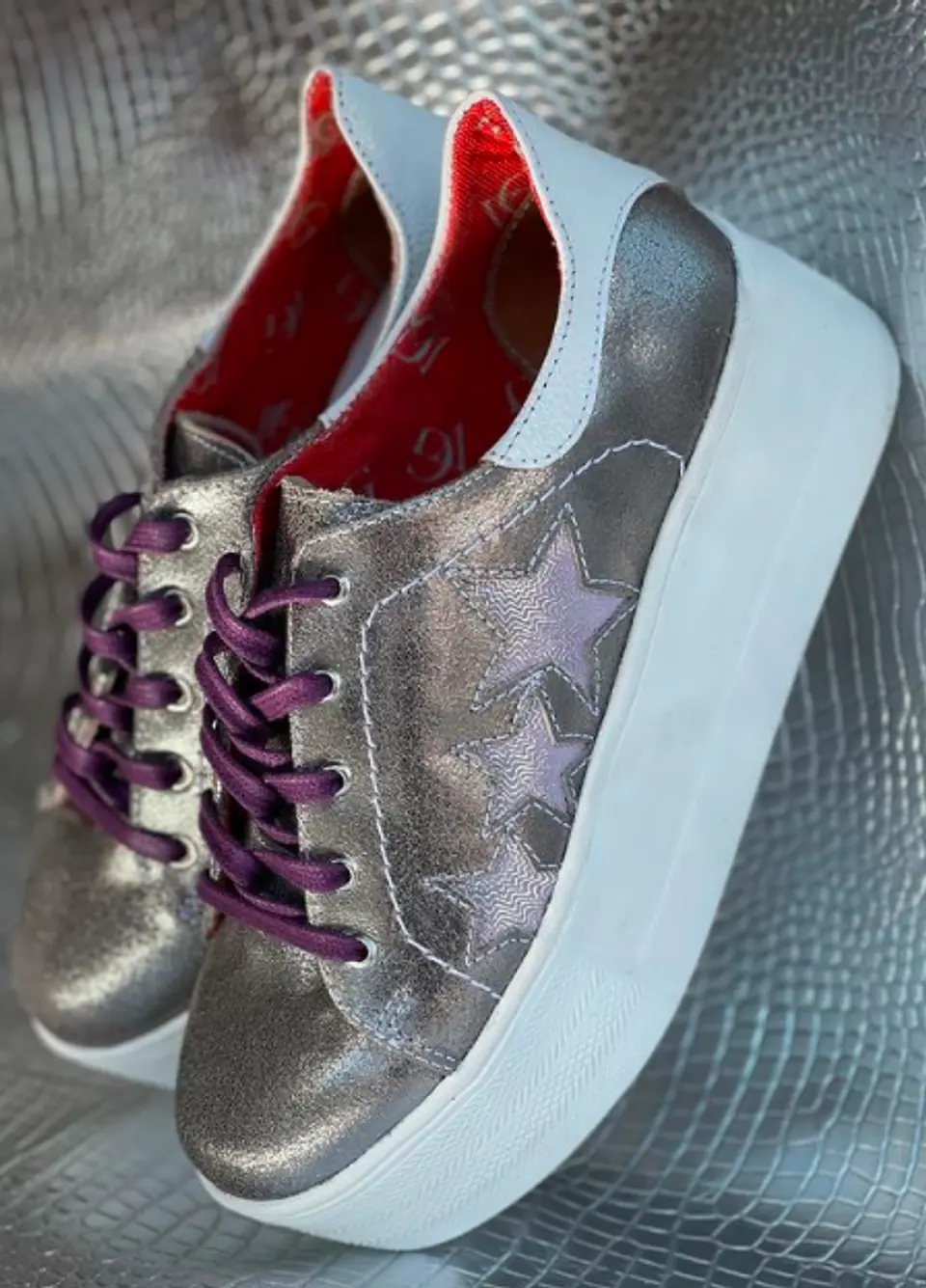 Miami Plateada con Estrellas Moradas 1