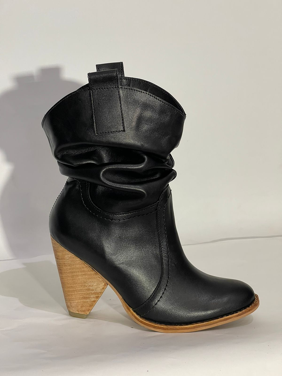 Egipto Cuero Negro 1