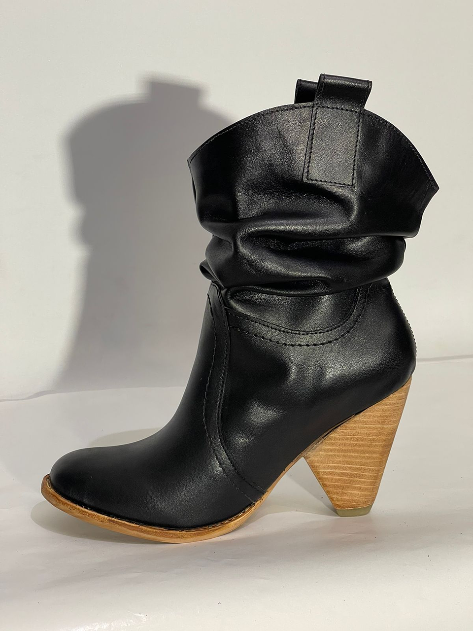 Egipto Cuero Negro 3