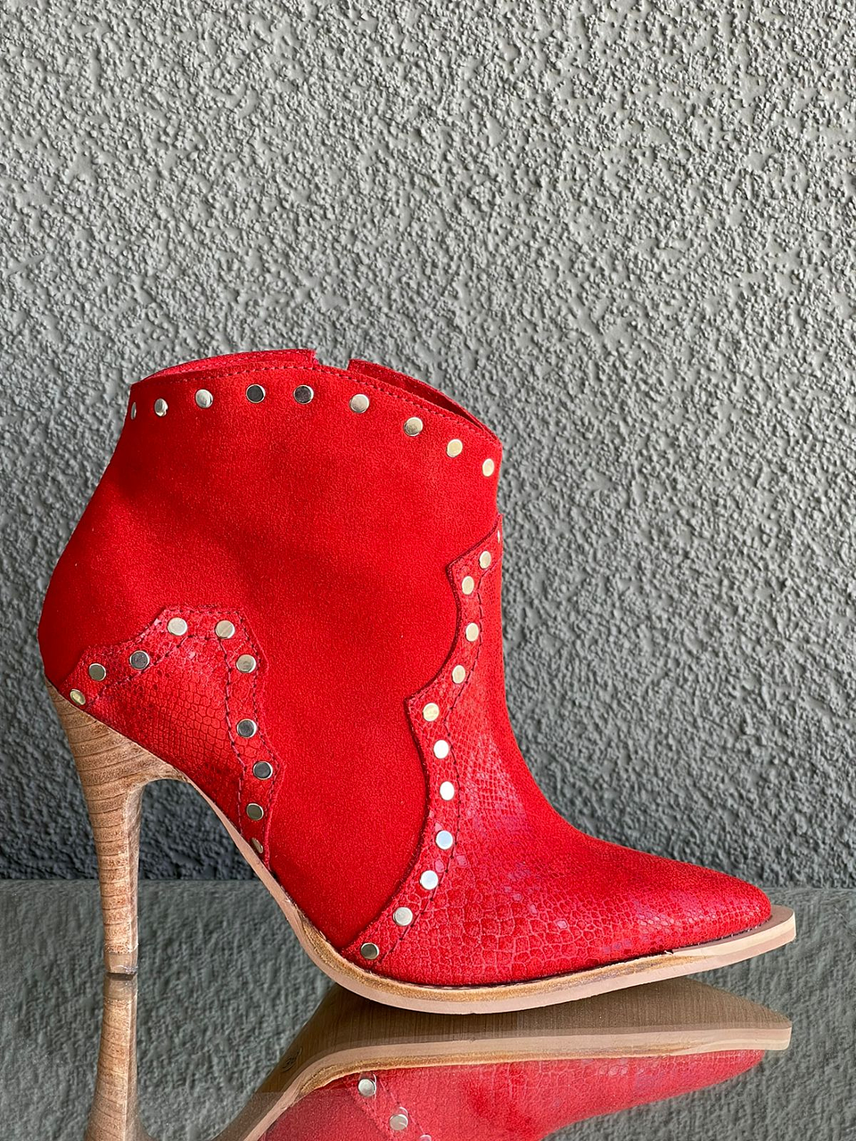 Australia Reno Rojo Con Folia Rojo 1