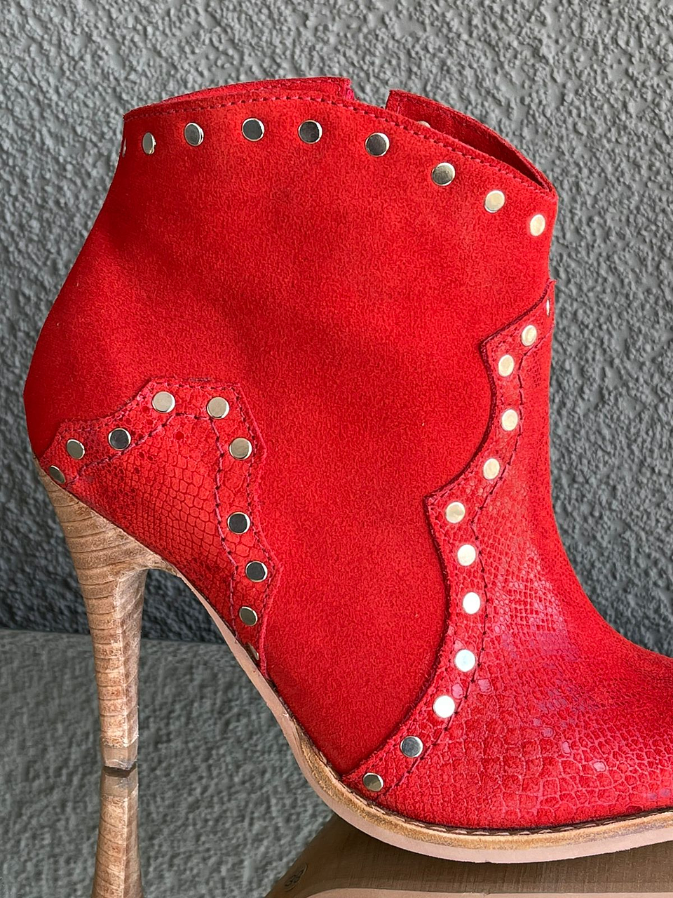 Australia Reno Rojo Con Folia Rojo 2