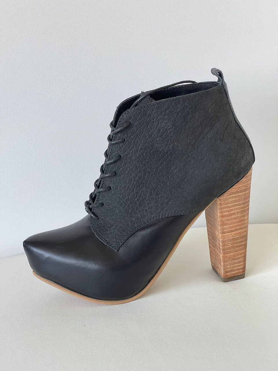 Las Vegas Negro Gamuzado 3