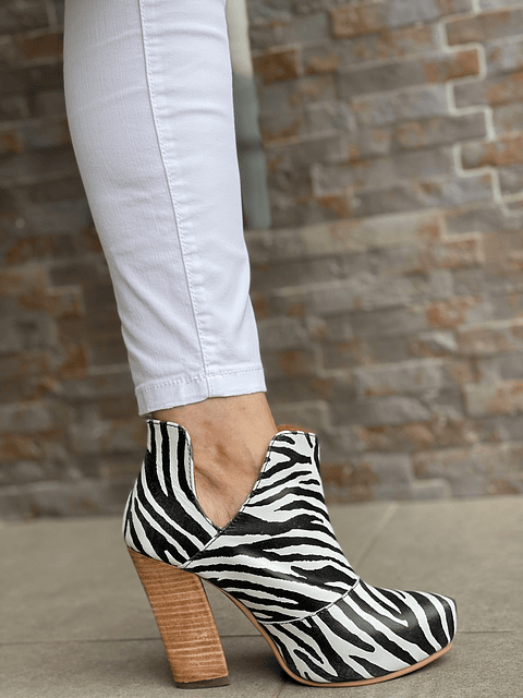 Barcelona Cuero Cebra