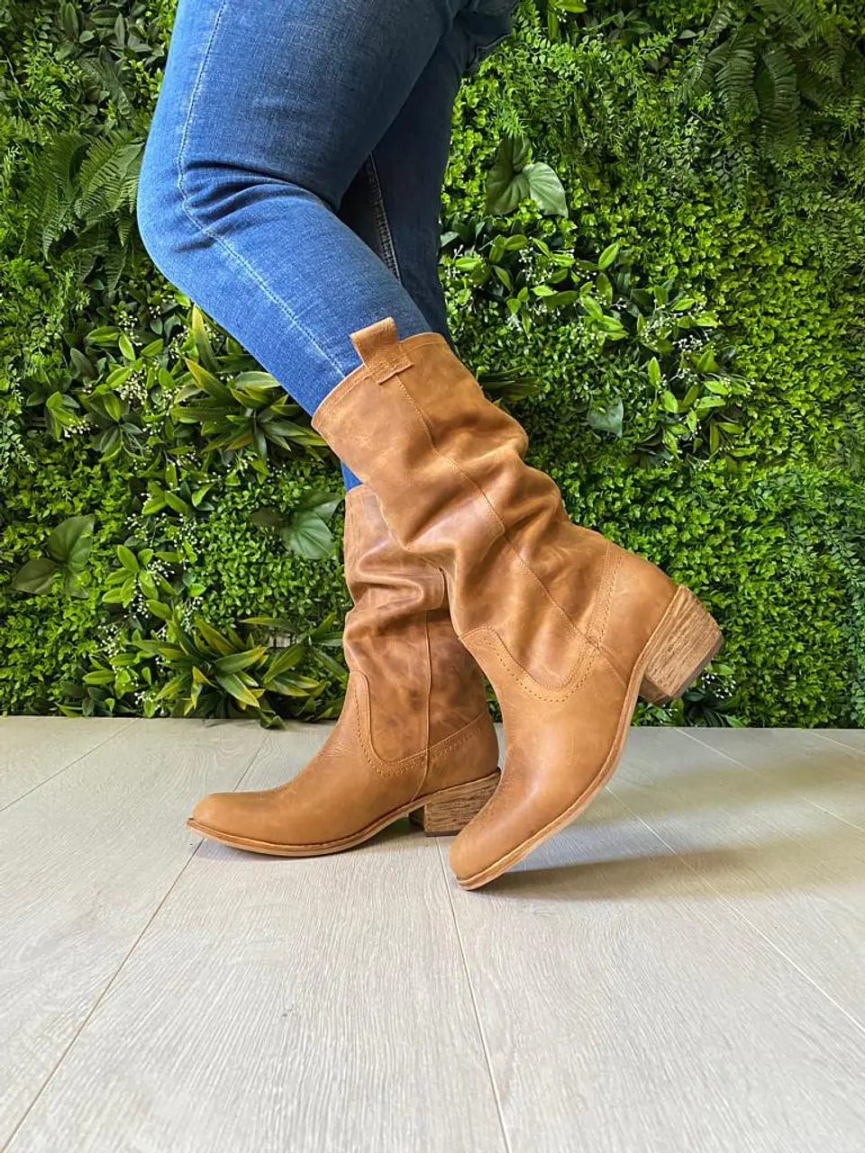 Leandra Cuero Camel 4