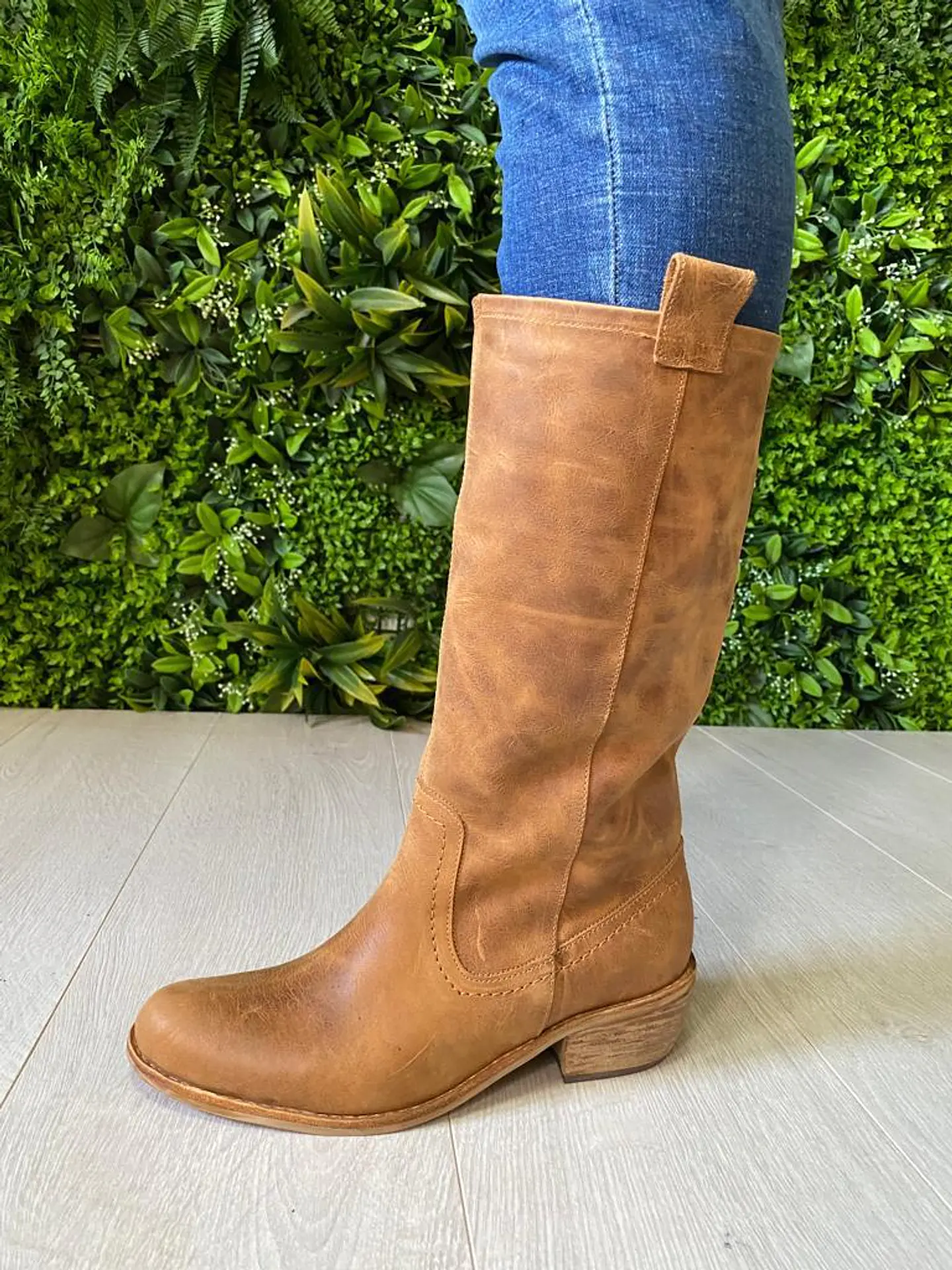 Leandra Cuero Camel 6