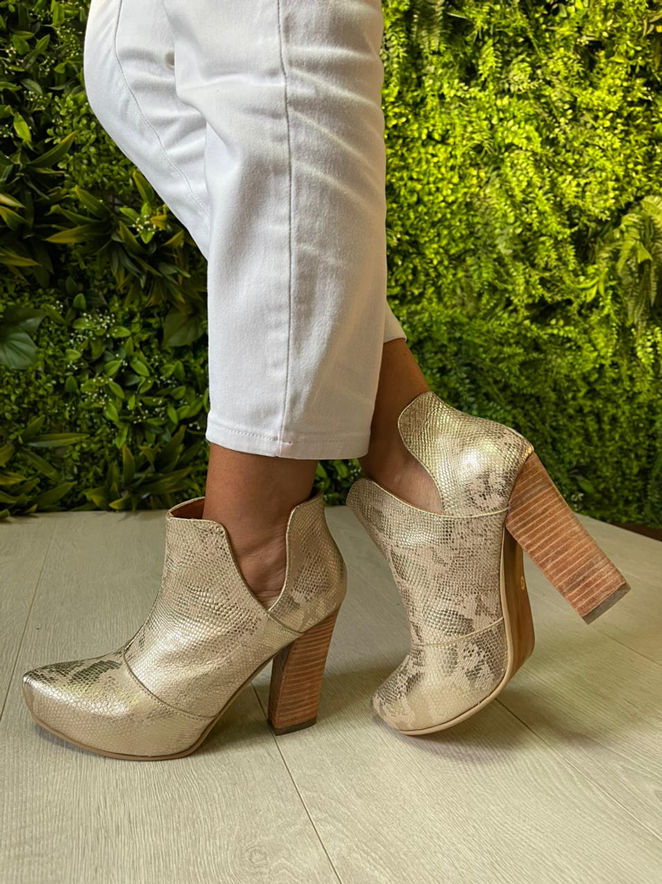 Barcelona Folia Dorado 1