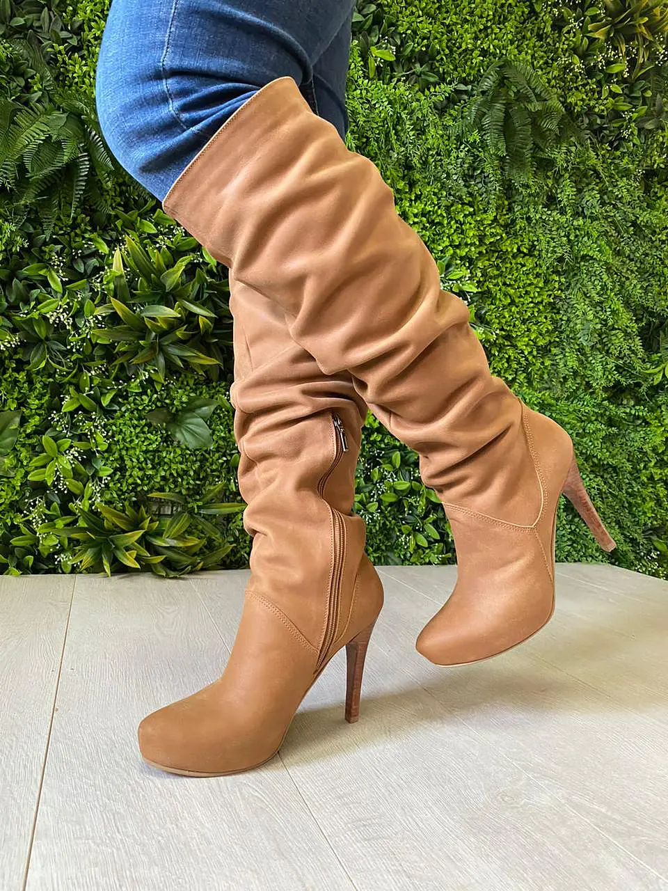 Diana Camel 3