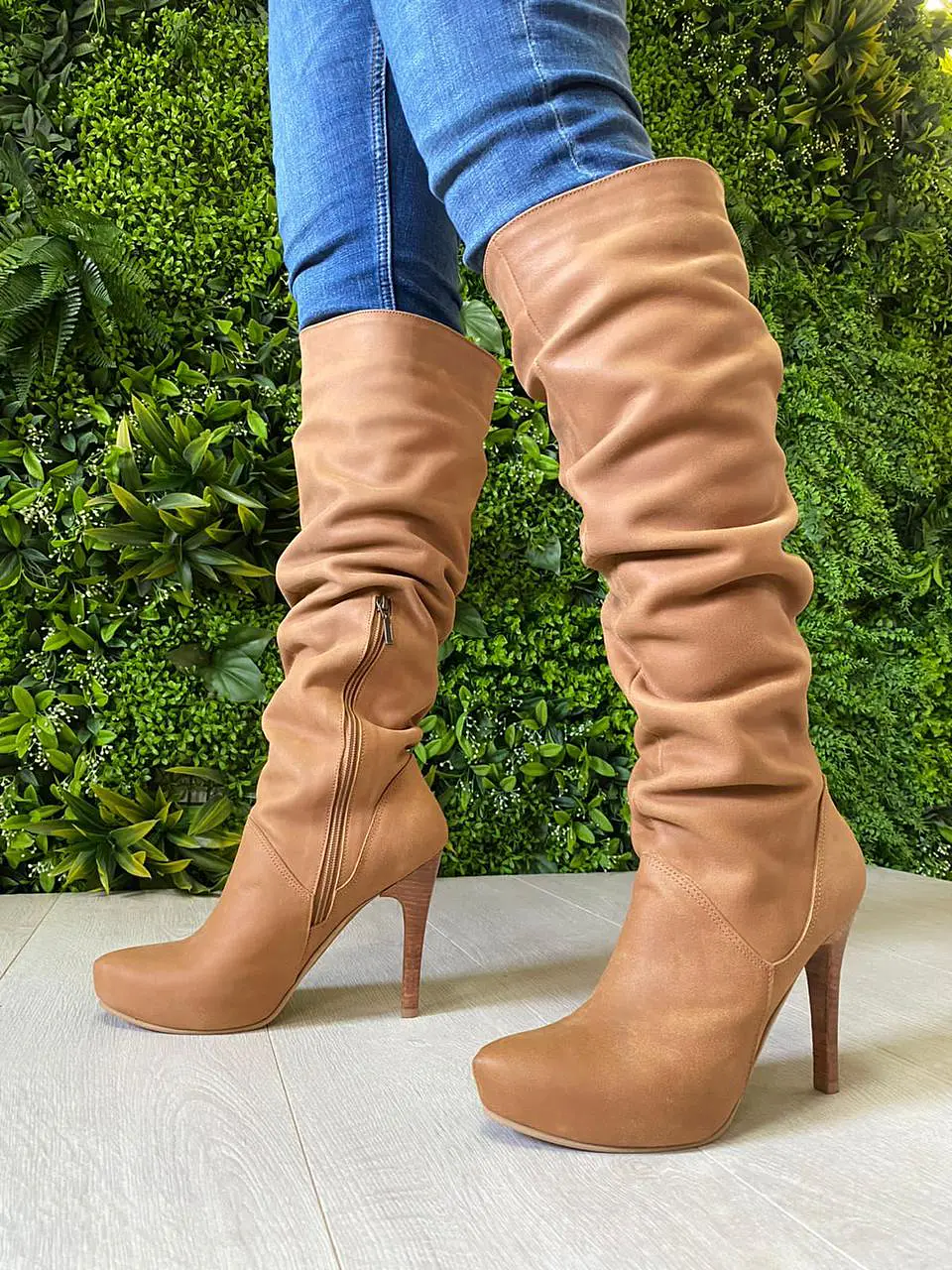 Diana Camel 4