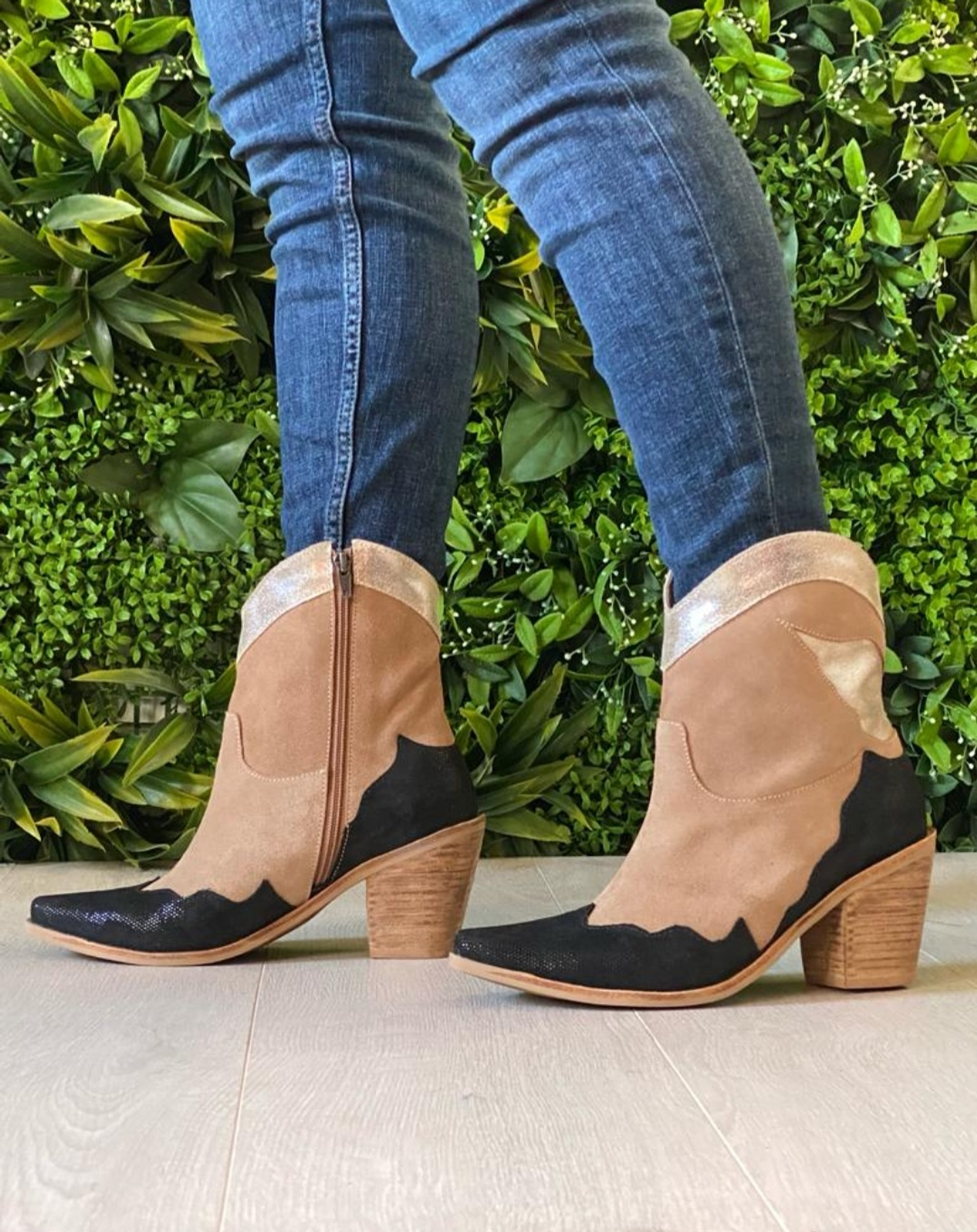 Alaska Reno Camel Folia Negro 1