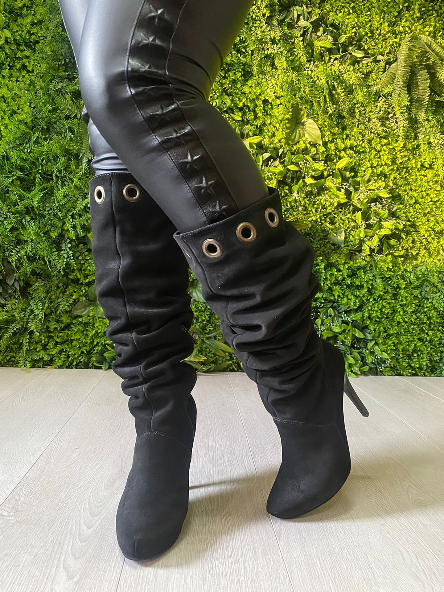 Diana Reno Negro con Ojetillos 7