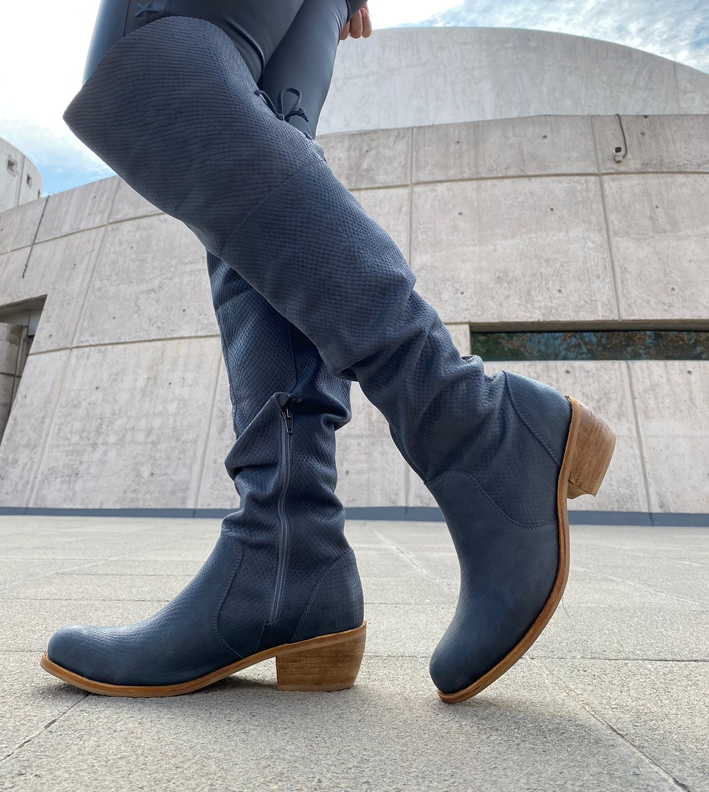 Mónaco Cuero Azul 3D 1