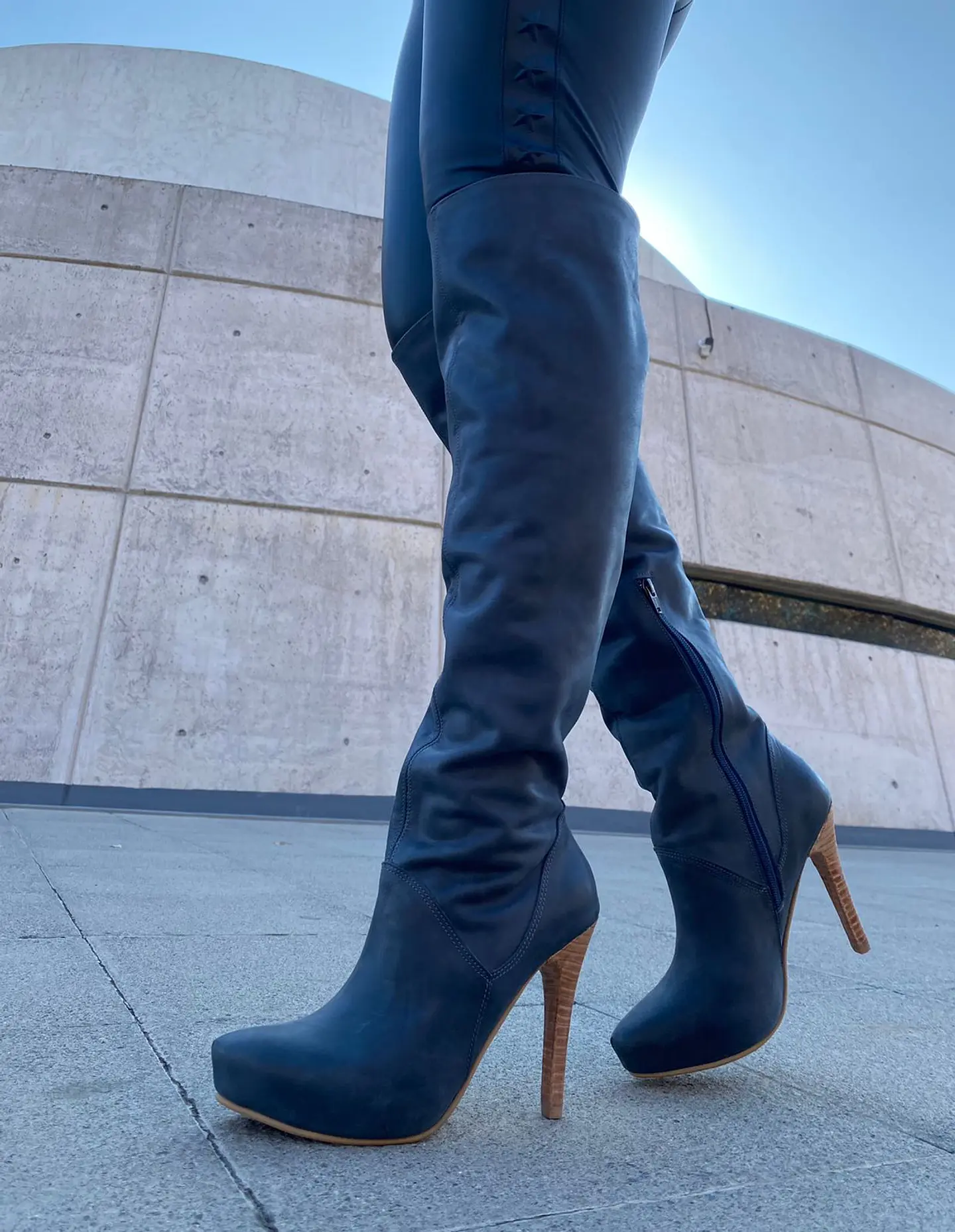 Diana Cuero Azul 4