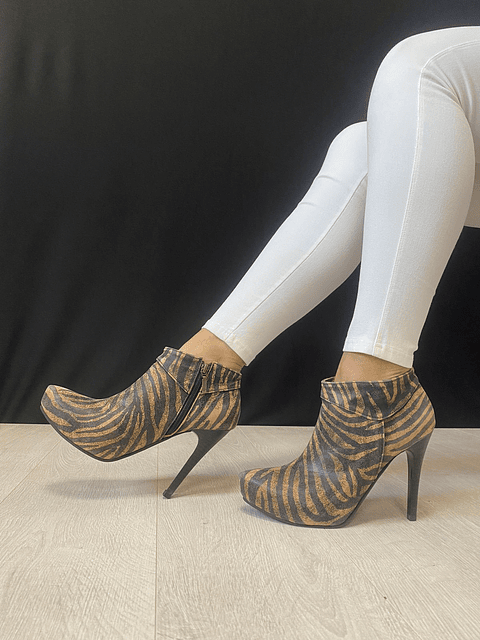 Flo Cebra Cafe Planta Negra