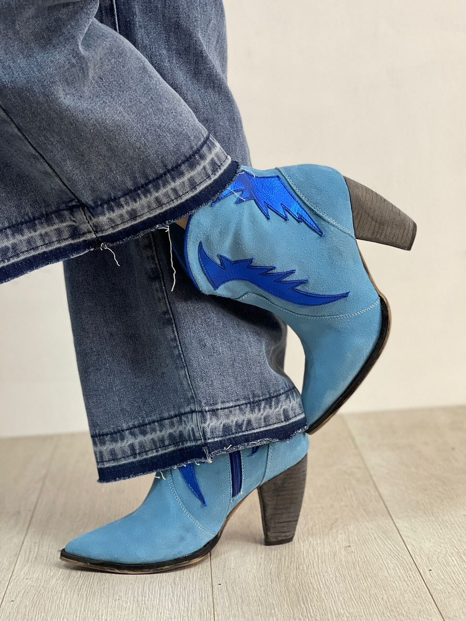 Paula Reno Celeste Alas Azul Metalizado 1