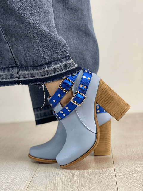 Botin Cala Cuero Celeste 