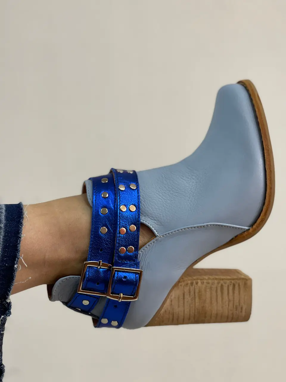Botin Cala Cuero Celeste  3