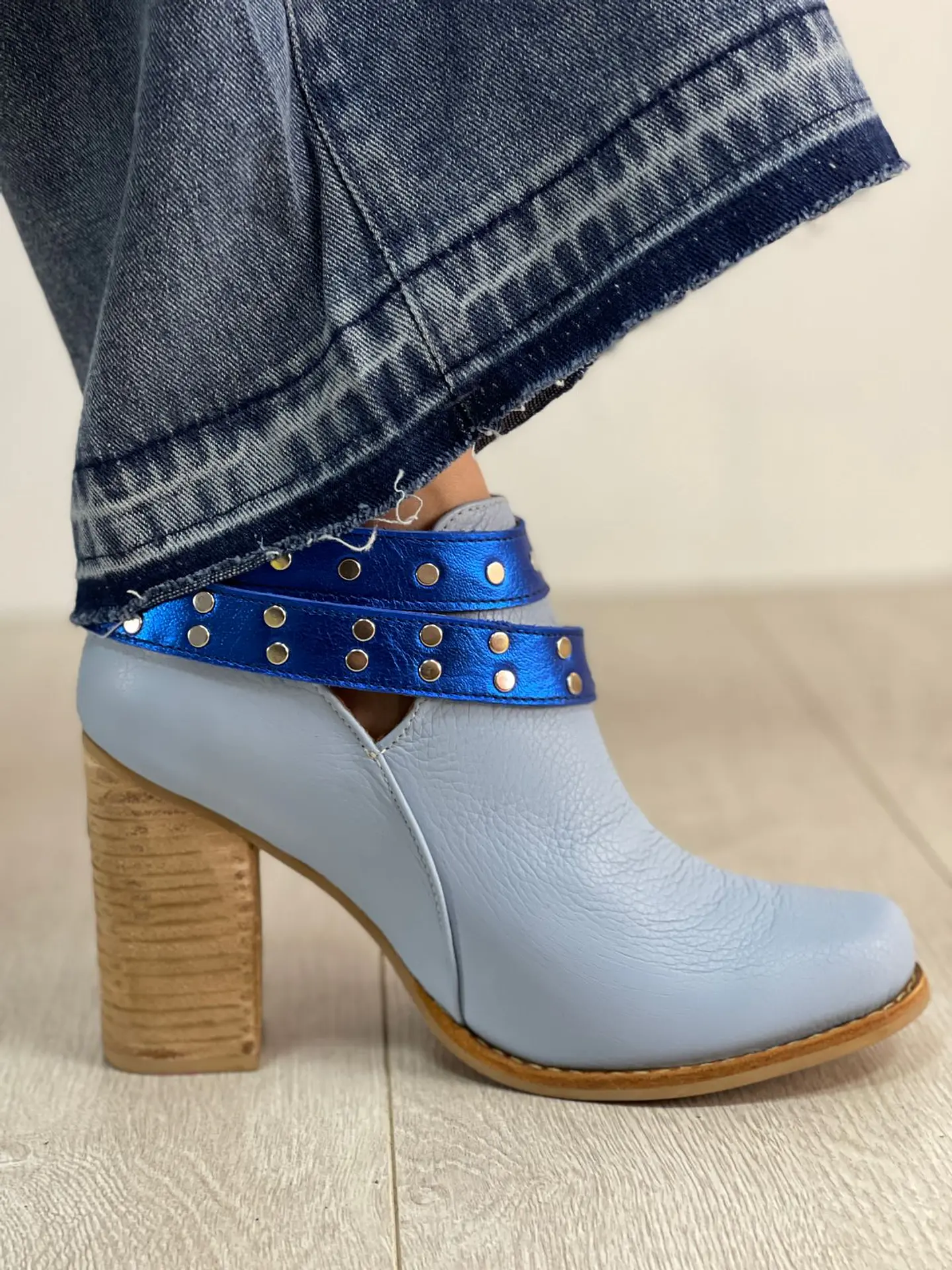 Botin Cala Cuero Celeste  5