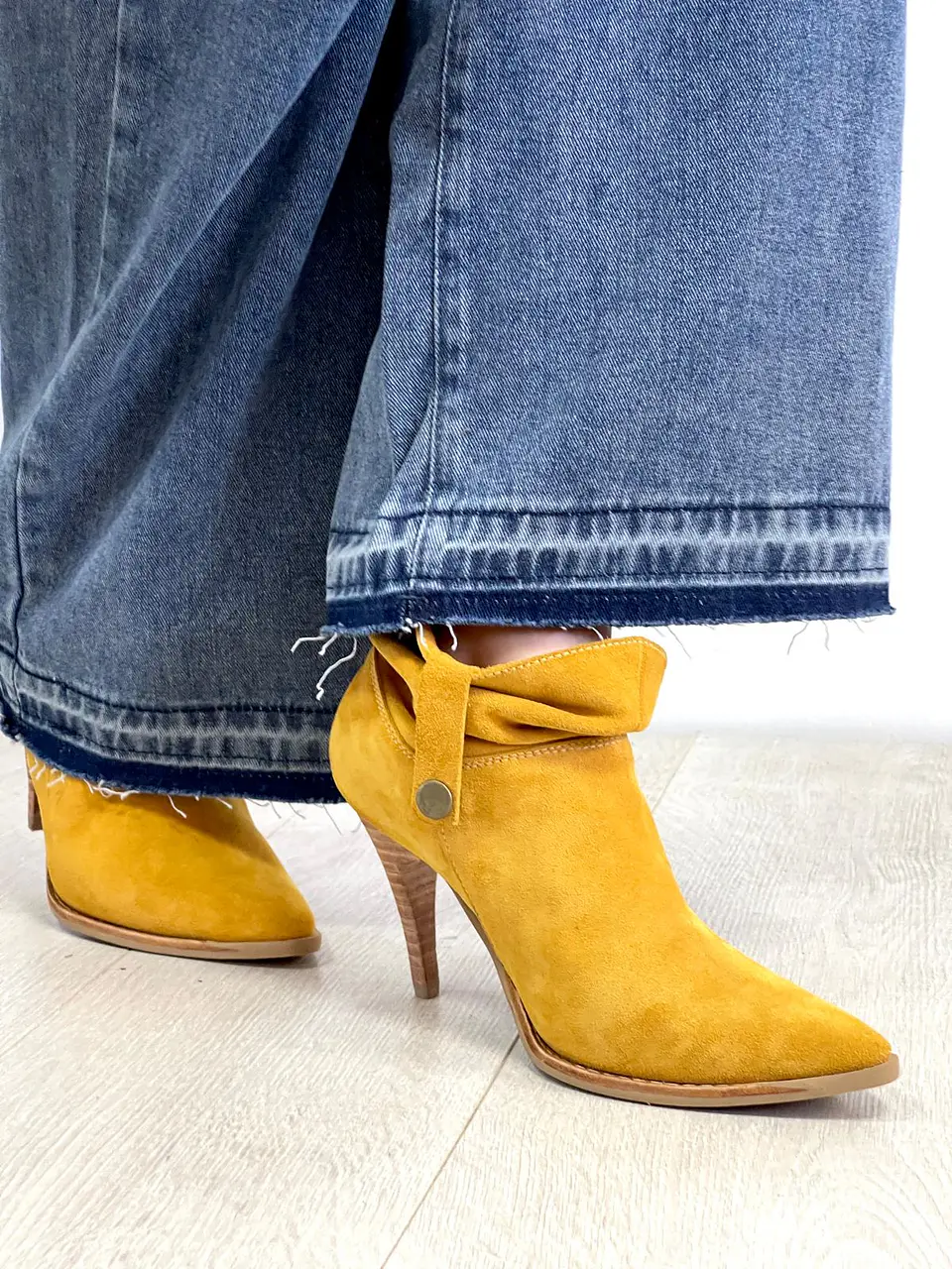 Camelia Reno Mostaza 5